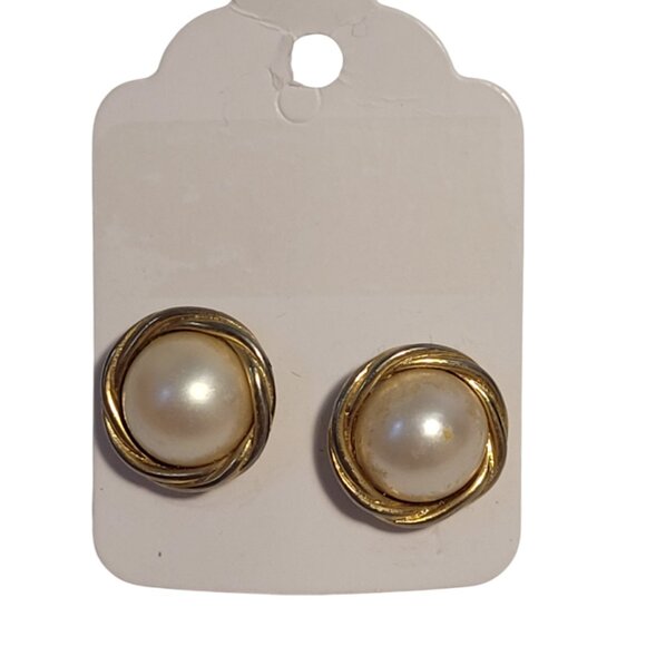 Bundle 2 pair Vintage Minimalist Gold/Pearl Earrings - Picture 6 of 8
